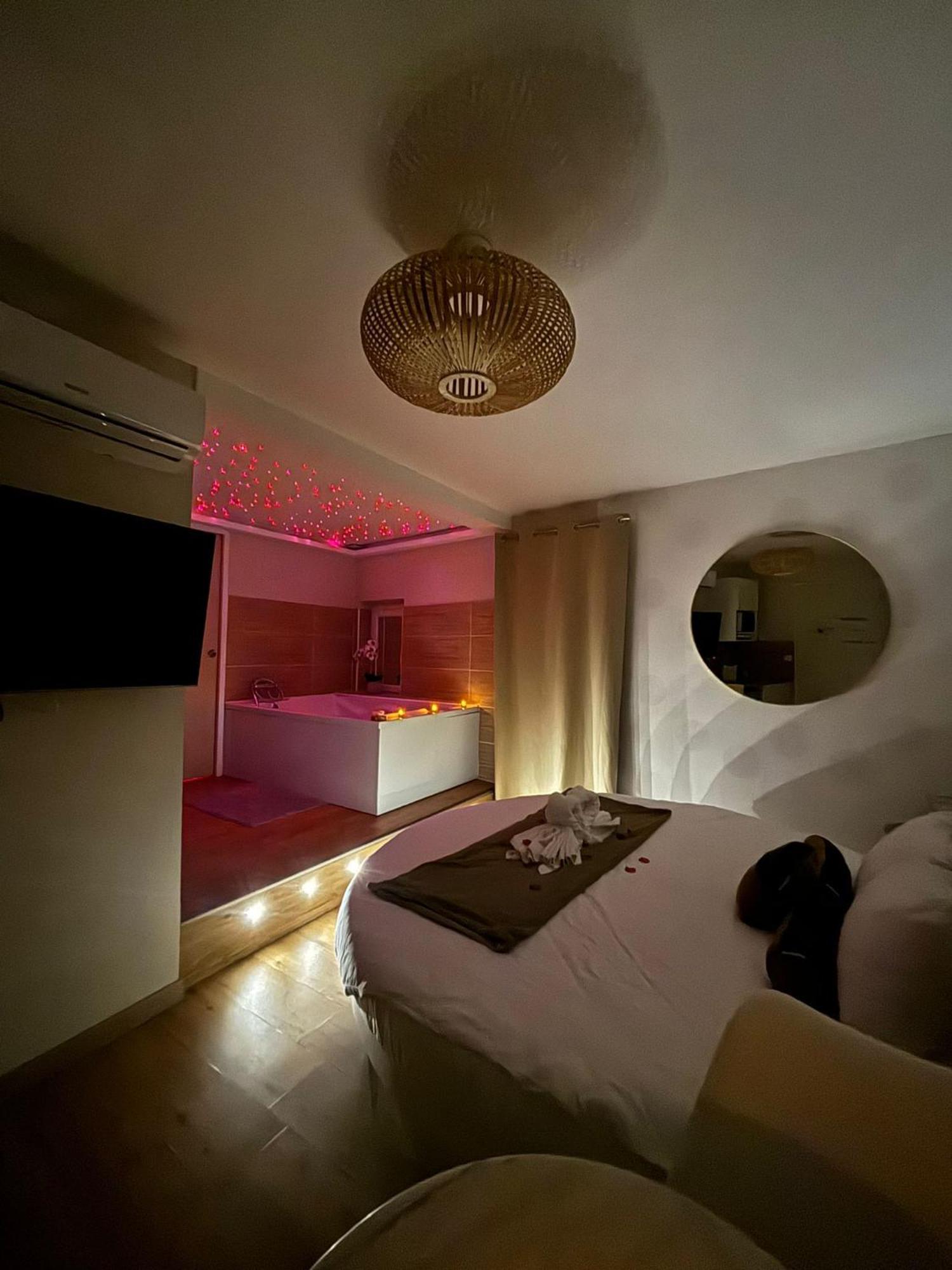 Studio Love Room Spa Baignoire Double La Ciotat Centre Port Екстериор снимка
